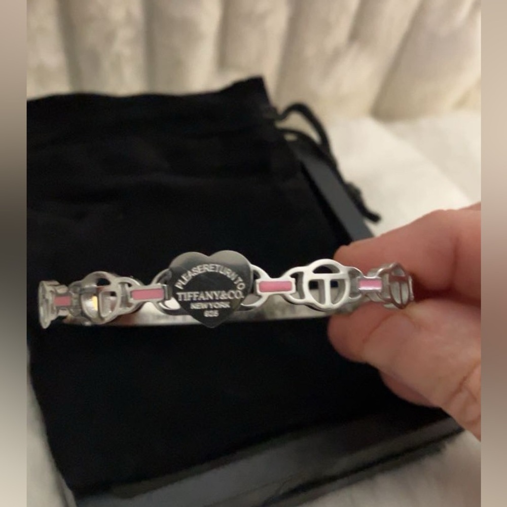 Tiffany & Co silver heart bracelet bangle with pink tones, stamped. - Picture 2 of 7